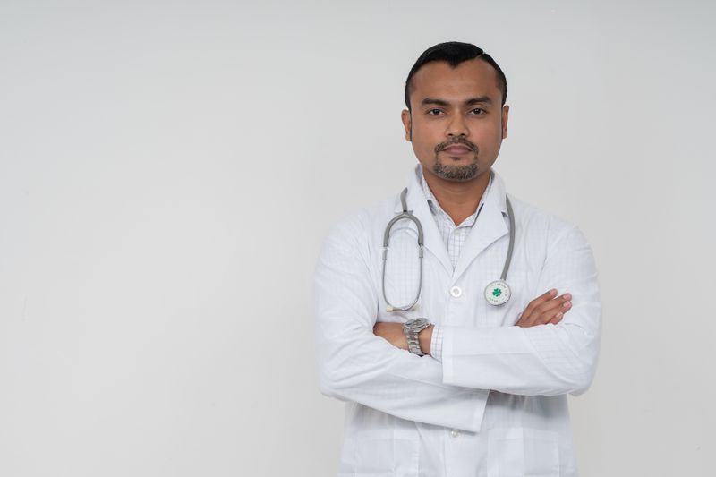 Dr. Arjun Mehta, Interventional Cardiologist at Vijaya Heart Centre Hyderabad